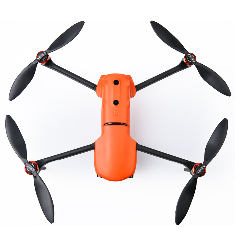 道通AUTEL EVO II無人機,AUTEL EVO2,道通AUTEL EVO 2是新一代性能標桿無人機，具備強悍的9公里圖傳40分鐘續(xù)航（無風 勻速飛行），最大抗風8級，最快飛行速度20米/秒。機身配備12路視覺傳感器，融合主相機、超聲波、IMU 等19組傳感器，實時構建三維地圖和規(guī)劃路徑，不僅僅是感知，更可實現(xiàn)多角度全方位避障。通過模塊化云臺設計，可分為8K版（4800萬像素 1/2英寸CMOS）、6K版（2000萬像素 1英寸CMOS）、熱成像標準版（320分辨率）、熱成像進階版（640分辨率）。